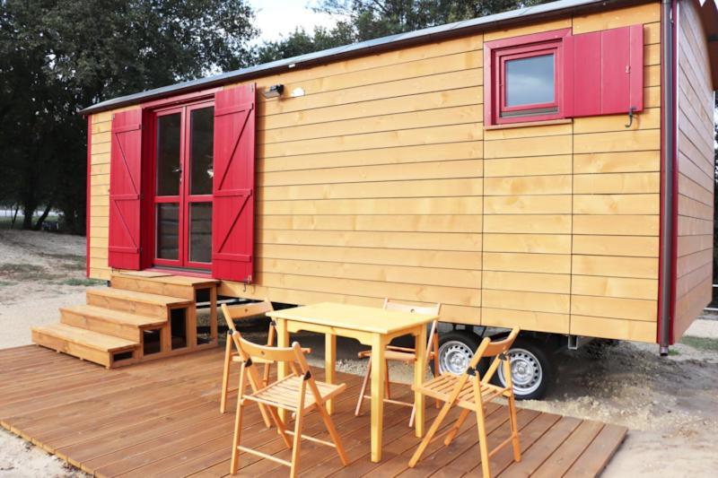Roulottes Cocooning Au Coeur Des Landes Hotel Mees Exterior photo